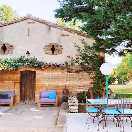 Character In Countryside, Swimming Pool فيلة Lanta