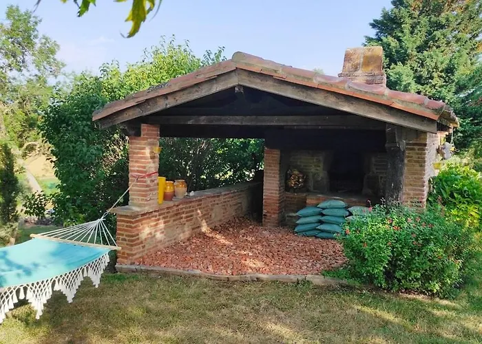 Character In Countryside, Swimming Pool * Lanta